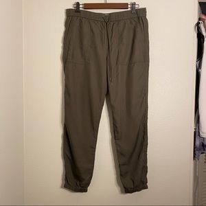 Gap- Army Green Cargo pants